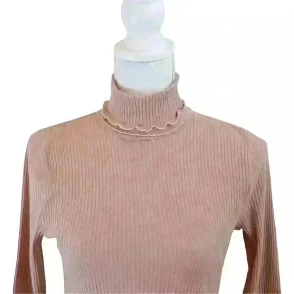 J.Crew Blush Ribbed Turtleneck Double Lettuce Hem on Neckline Sleeves Size Small - Picture 8 of 8